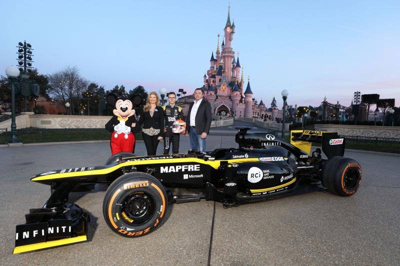  - Grand Prix de France x Renault F1 | les photos du Roadshow à Disneyland Paris